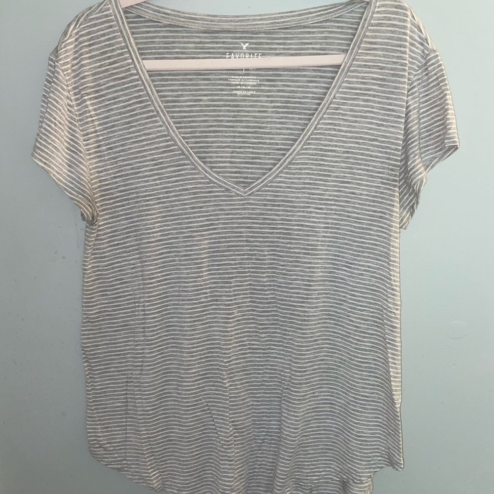 Grey American Eagle t-shirt